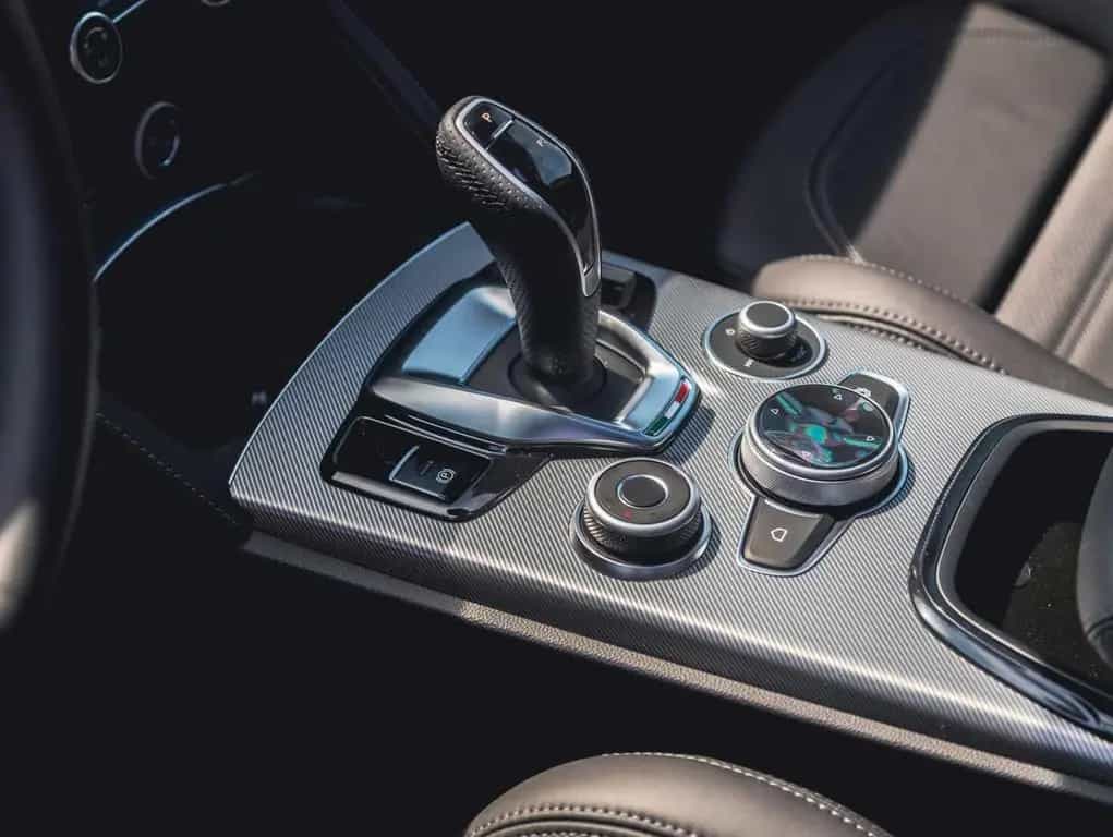 Alfa Romeo Stelvio 2.0 16V Turbo AT8-Q4 Veloce VOLL! 03/2026-photo-11