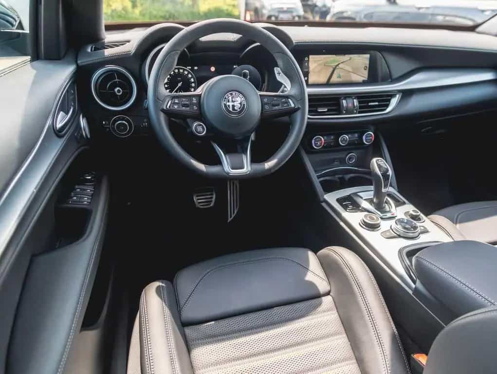 Alfa Romeo Stelvio 2.0 16V Turbo AT8-Q4 Veloce VOLL! 03/2026-photo-16