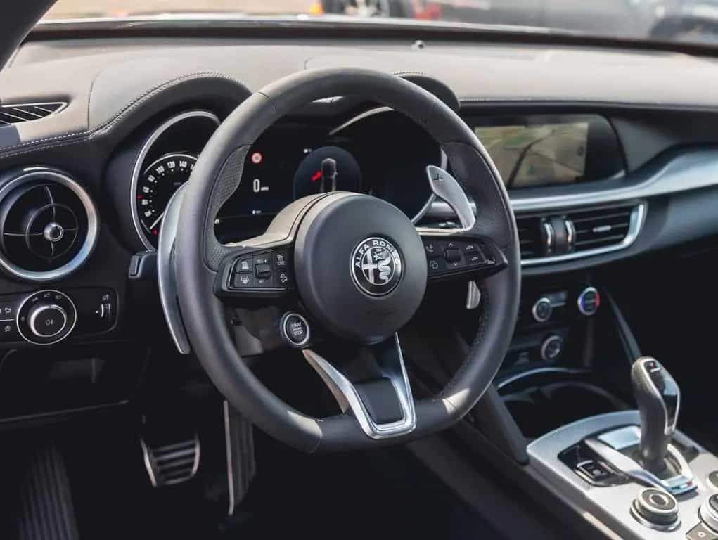 Alfa Romeo Stelvio 2.0 16V Turbo AT8-Q4 Veloce VOLL! 03/2026-photo-6