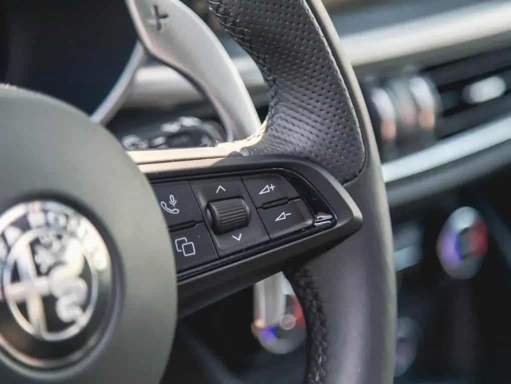 Alfa Romeo Stelvio 2.0 16V Turbo AT8-Q4 Veloce VOLL! 03/2026-photo-7