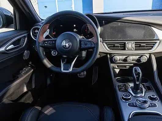 Alfa Romeo Giulia 2.0 16V AT8-Q4 INTENSA Panorama 03/2026-photo-12