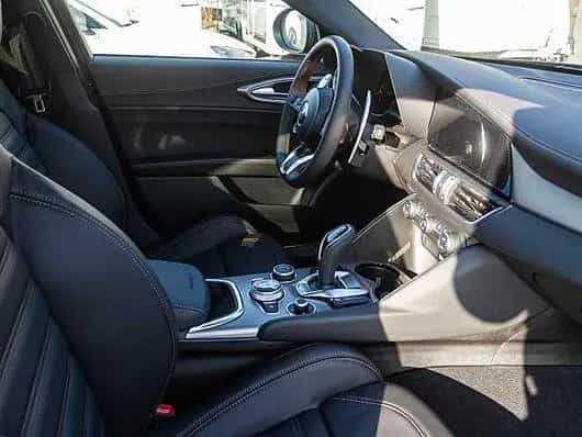 Alfa Romeo Giulia 2.0 16V AT8-Q4 INTENSA Panorama 03/2026-photo-15