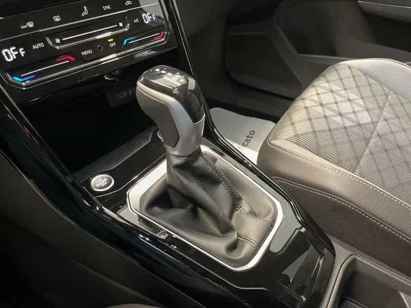 Other Other Volkswagen T-Roc Nuovo R-Line 1.5 TSI ACT 110 kW 12/2023-photo-11