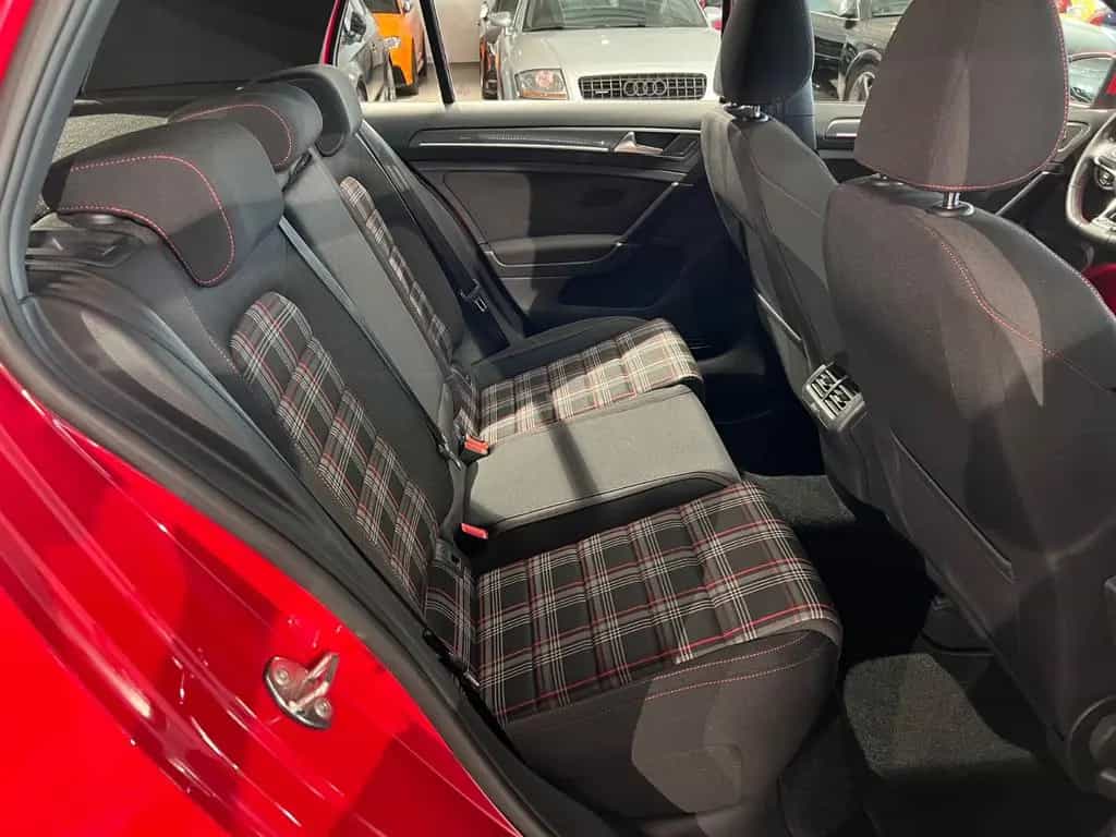 Volkswagen Golf 2.0 TSI DSG GTI Performance NAVI ACC LED 11/2019-photo-16