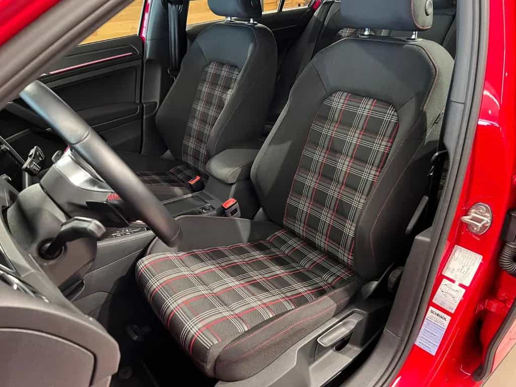 Volkswagen Golf 2.0 TSI DSG GTI Performance NAVI ACC LED 11/2019-photo-19