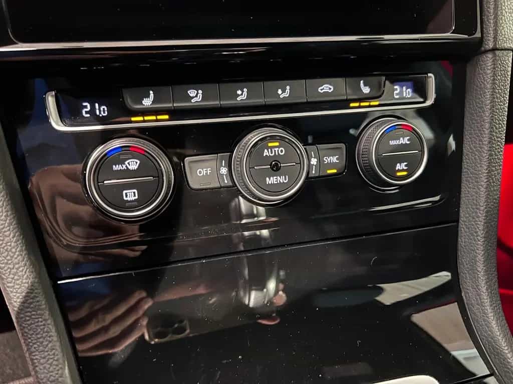 Volkswagen Golf 2.0 TSI DSG GTI Performance NAVI ACC LED 11/2019-photo-26