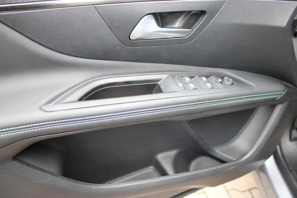 Peugeot 3008 136 MHEV Allure Pack, eDCS6, NAVI,KAMERA 05/2024-photo-10