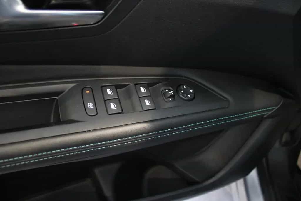 Peugeot 3008 136 MHEV Allure Pack, eDCS6, NAVI,KAMERA 05/2024-photo-16