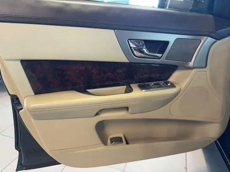 Jaguar XF XF 3.0 D V6 Luxury 05/2011-photo-4