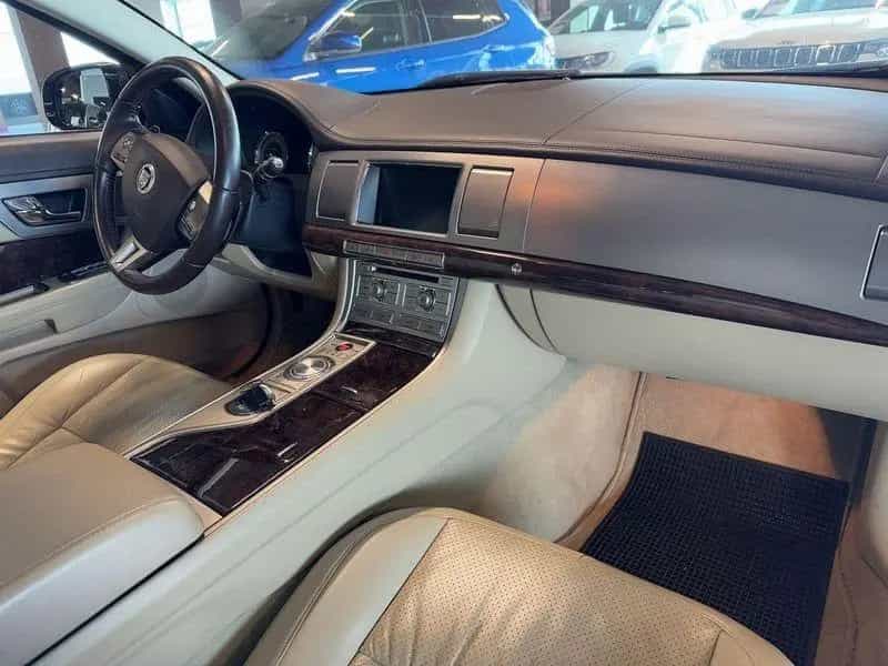 Jaguar XF XF 3.0 D V6 Luxury 05/2011-photo-7