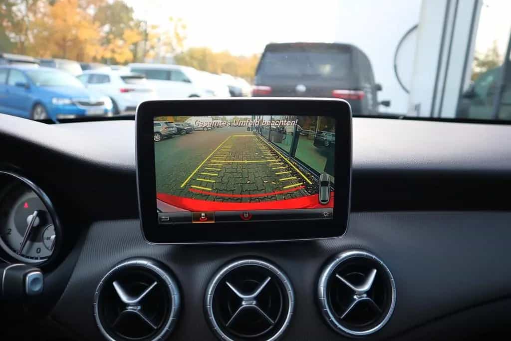 Mercedes-Benz CLA 180 Shooting Brake *Xen*Navi*GRA*RüKam*18" 11/2015-photo-4