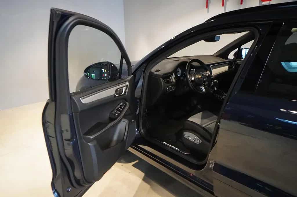 Porsche Macan Turbo BRD-Approved -Pano-AHK-Burmester- 01/2020-photo-12