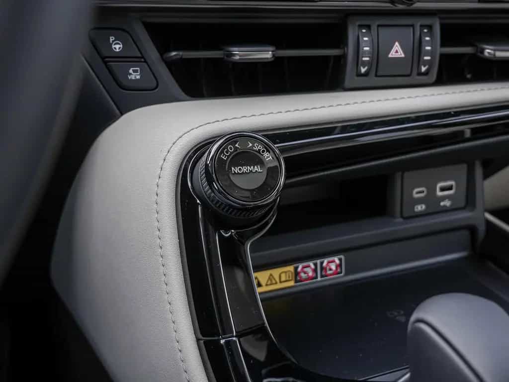 Lexus NX 350h Luxury AWD HUD SITZBELÜFTUNG PANO 09/2025-photo-22