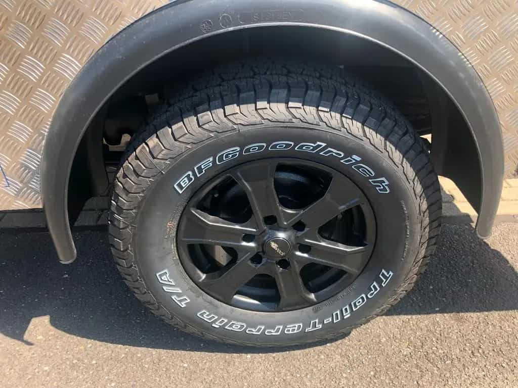 Isuzu D-Max Space Cab LS AT mit Systemkoffer null-photo-26