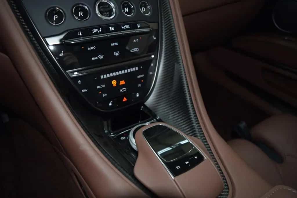 Aston Martin DBS 770 Ultimate 1of300 CarbonPack * CarbonSeat 08/2023-photo-26