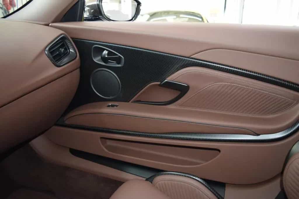 Aston Martin DBS 770 Ultimate 1of300 CarbonPack * CarbonSeat 08/2023-photo-27