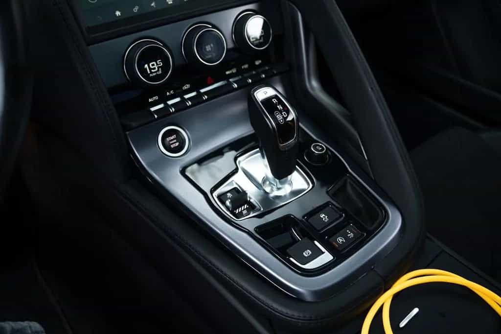 Jaguar F-Type 3.0 V6/MERIDIAN/PANO/NAVI 03/2019-photo-29