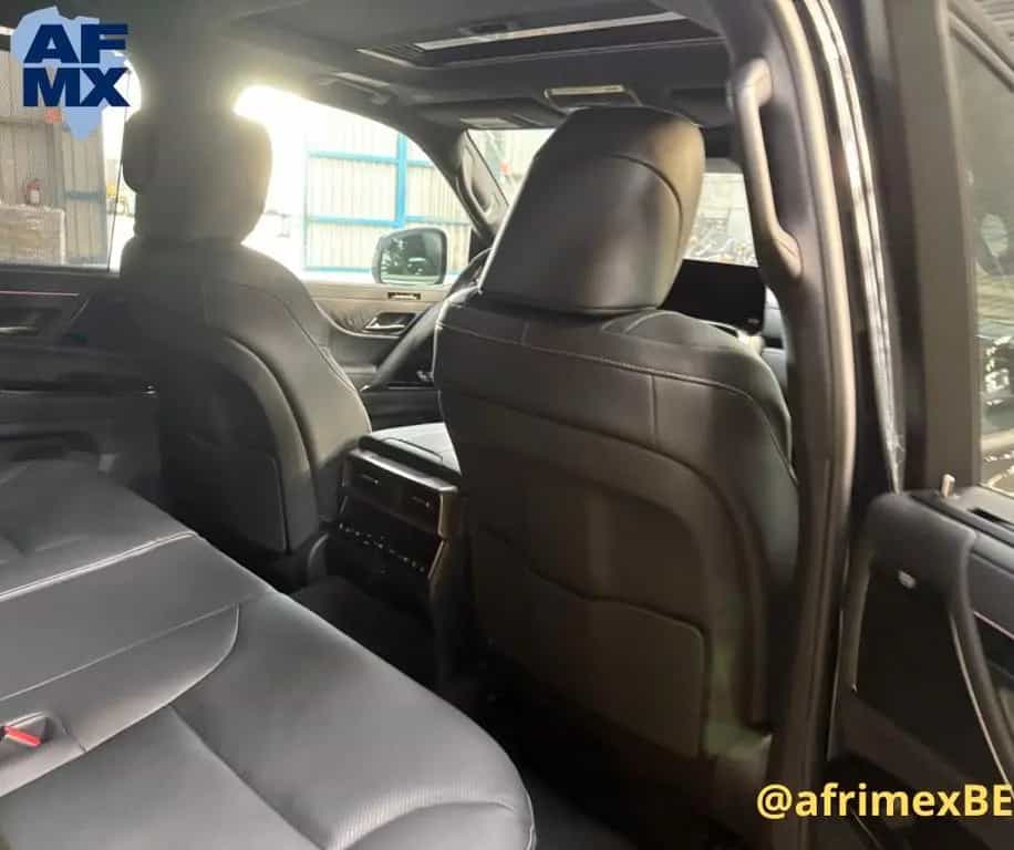 Lexus LX 700h 3.5L Luxury 4x4 - EXPORT null-photo-4