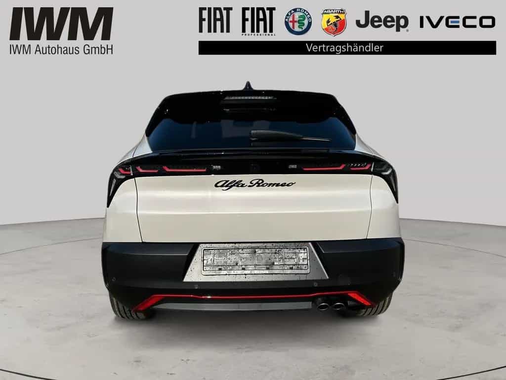 Alfa Romeo Junior Ibrida 1.2 VGT 48V-Hybrid Speciale null-photo-3