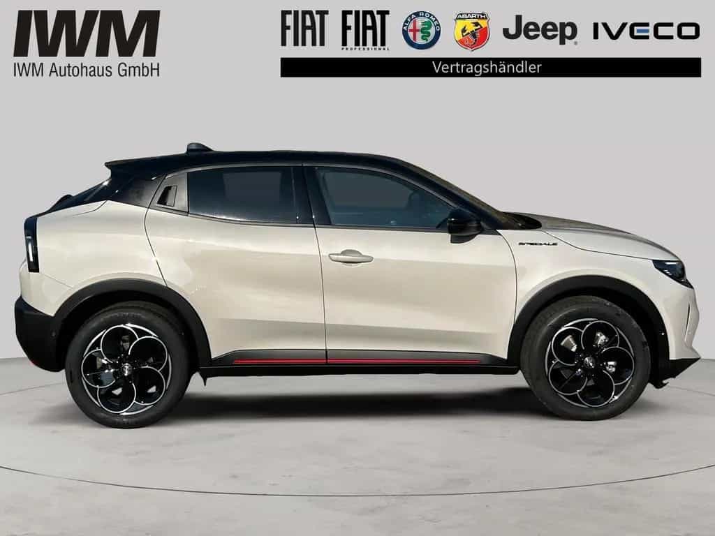 Alfa Romeo Junior Ibrida 1.2 VGT 48V-Hybrid Speciale null-photo-8