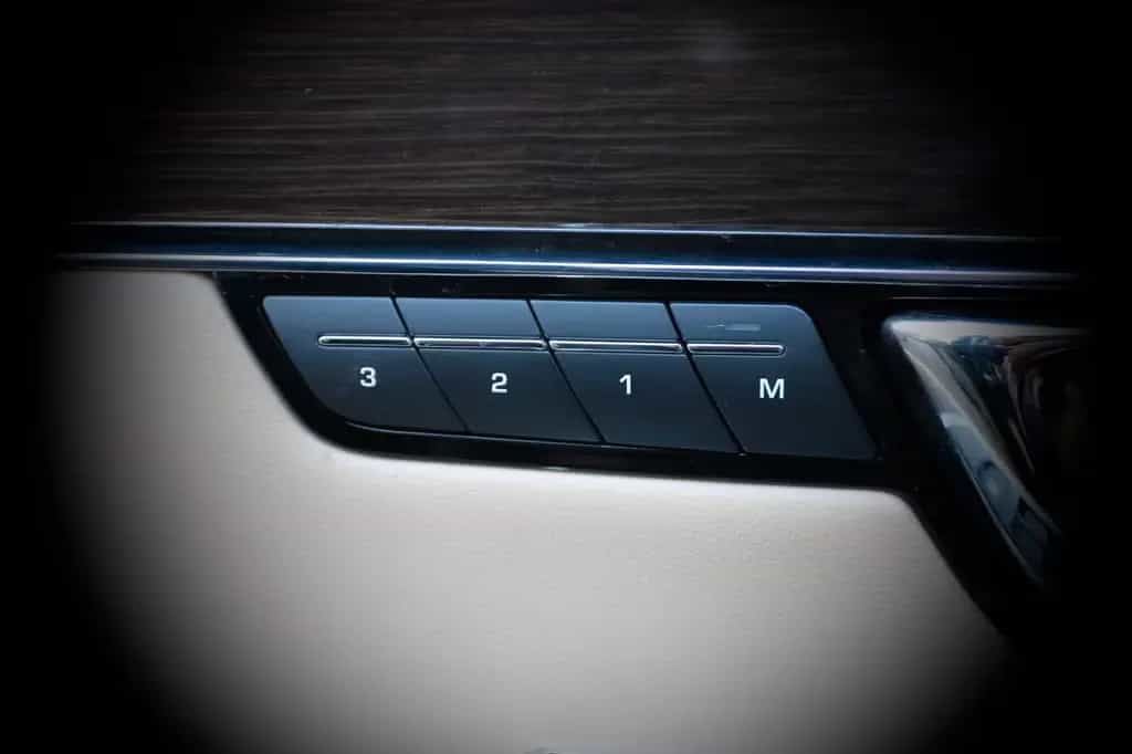 Jaguar XJ Premium Luxury Pano SoftClose Kamera 01/2016-photo-17