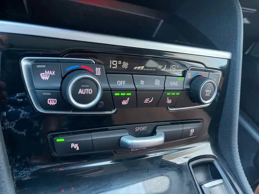 BMW 220 Gran Tourer LuxuryLine 2.HD|LED|PANO|KAMERA 05/2017-photo-24