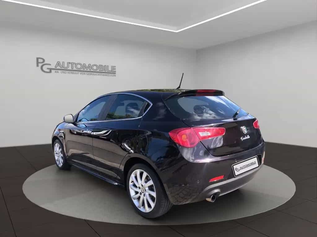 Alfa Romeo Giulietta Turismo 1.4 06/2011-photo-3