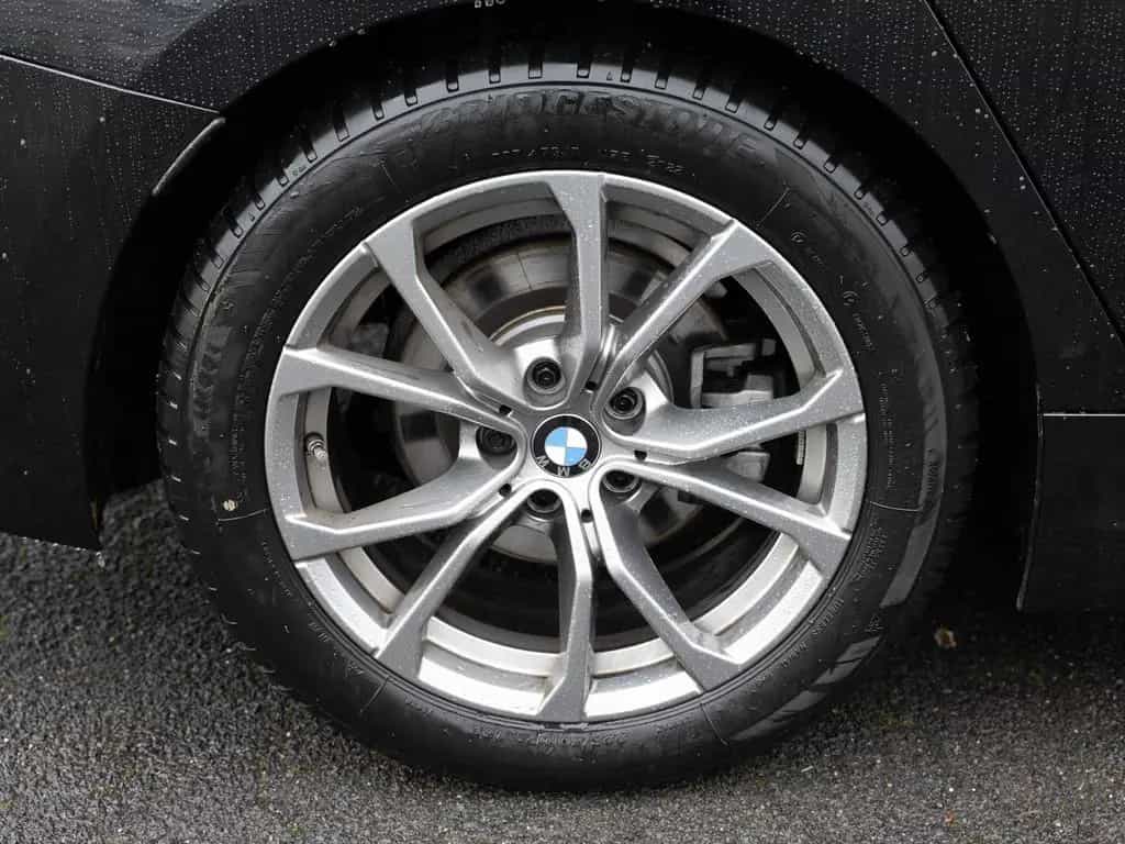 BMW 318 i Touring M-Sport FACEL. LED ACC NAVI KAMERA 12/2024-photo-10
