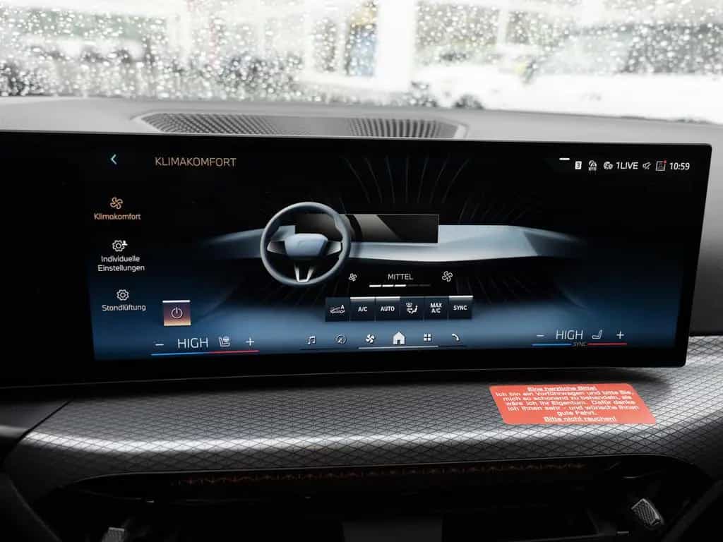 BMW 318 i Touring M-Sport FACEL. LED ACC NAVI KAMERA 12/2024-photo-17