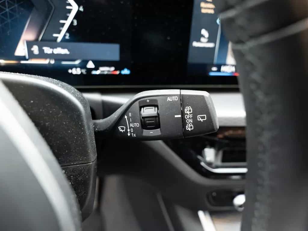 BMW 318 i Touring M-Sport FACEL. LED ACC NAVI KAMERA 12/2024-photo-22