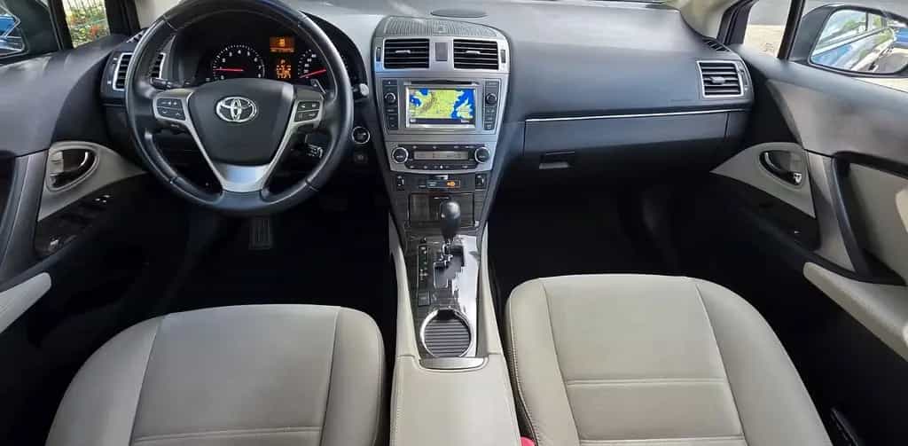 Toyota Avensis 1.8 Executive Automatik Navi Leder Xenon 12/2011-photo-6