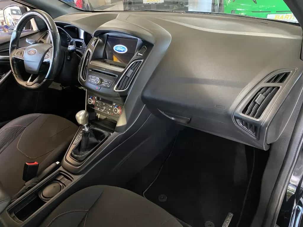 Ford Focus Turnier ST-Line EcoBoost 09/2017-photo-8