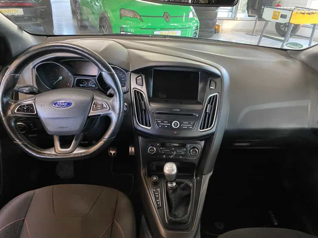Ford Focus Turnier ST-Line EcoBoost 09/2017-photo-9