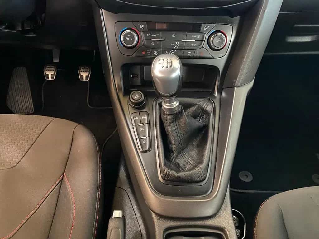 Ford Focus Turnier ST-Line EcoBoost 09/2017-photo-12