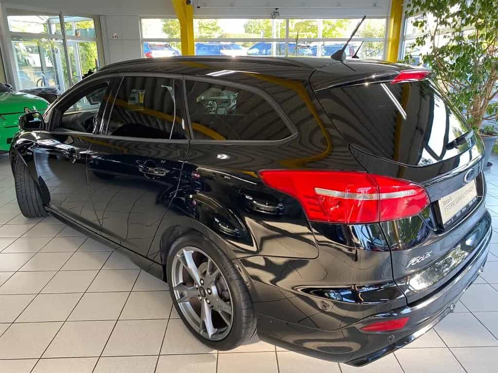 Ford Focus Turnier ST-Line EcoBoost 09/2017-photo-2