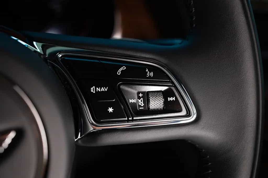Bentley Bentayga V8 - Mulliner Driving Spec. 06/2021-photo-18