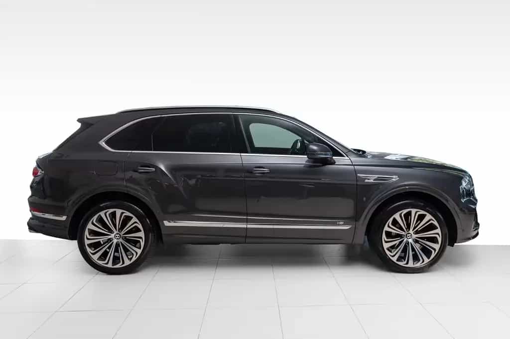 Bentley Bentayga V8 - Mulliner Driving Spec. 06/2021-photo-3