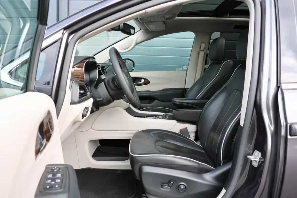 Chrysler Pacifica 3.6 LIMITED/ACC/PANO/4xSHZ/LHZ/SBL/KAM 04/2023-photo-7