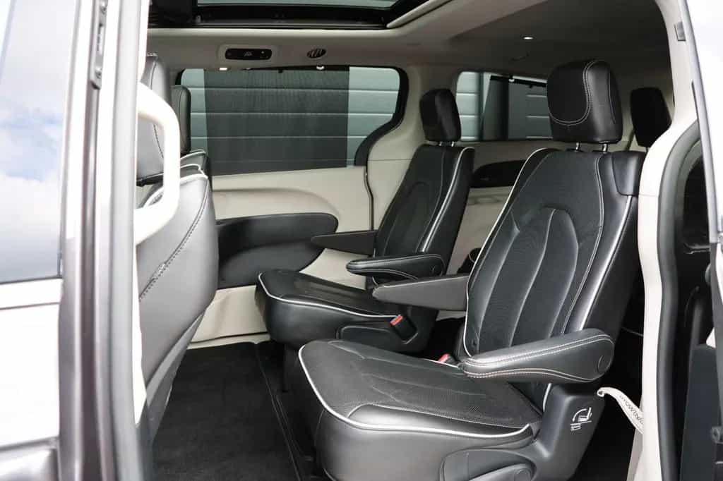 Chrysler Pacifica 3.6 LIMITED/ACC/PANO/4xSHZ/LHZ/SBL/KAM 04/2023-photo-9