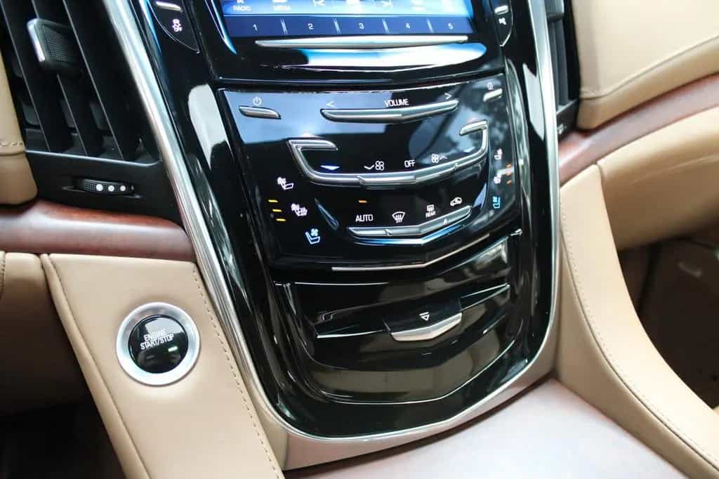 Cadillac Escalade GMT Platinum ESV 12/2017-photo-11