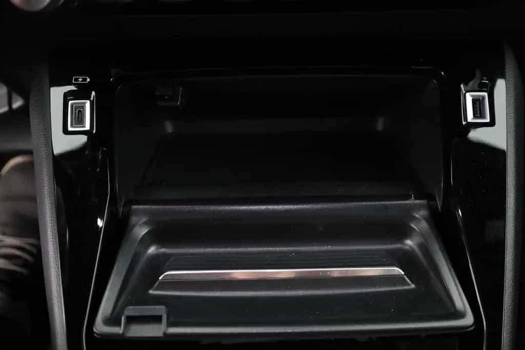 Peugeot 2008 GT-Line PureTech 130 Aut. LED Navi Kamera 01/2023-photo-12