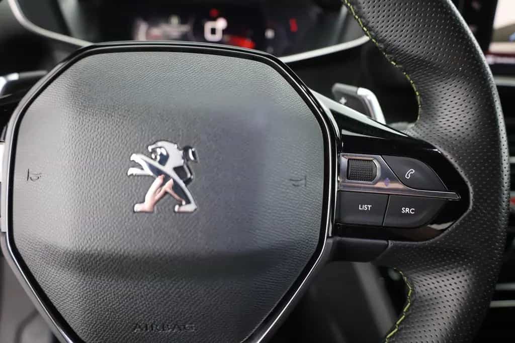 Peugeot 2008 GT-Line PureTech 130 Aut. LED Navi Kamera 01/2023-photo-16