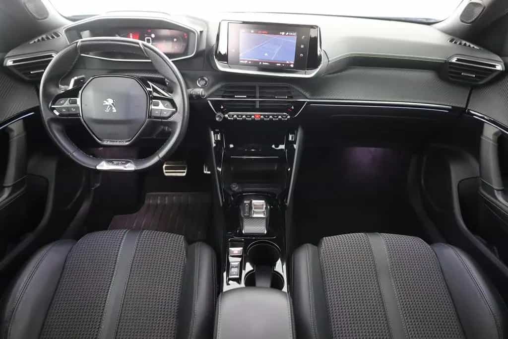 Peugeot 2008 GT-Line PureTech 130 Aut. LED Navi Kamera 01/2023-photo-8