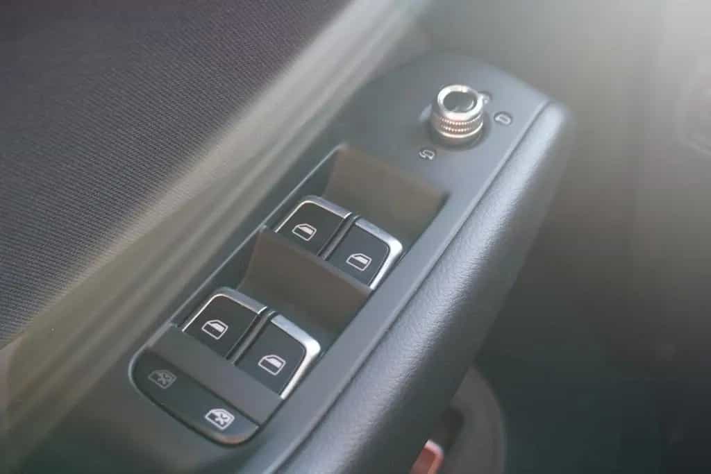 Audi Q5 2.0 TDI quattro S-Line Bi-Xenon Navi AHK PDC 03/2017-photo-37