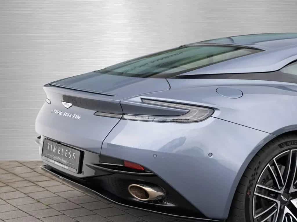 Aston Martin DB12 V8 Coupe 04/2024-photo-23