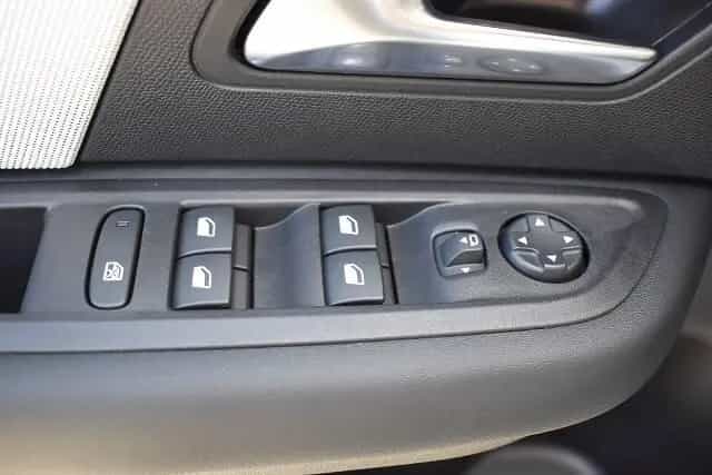 Citroën C4 Hybrid 145 Doppelkupplung 6-Gang MAX Allwette 01/2026-photo-4
