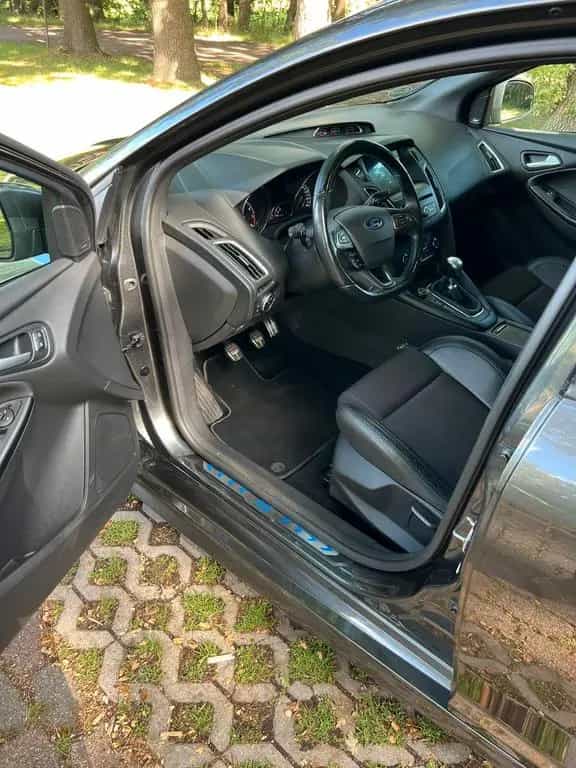 Ford Focus 2,3 EcoBoost RS RS 06/2017-photo-13