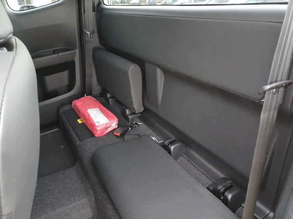 Isuzu D-Max Space Cab V-Cross A/T NEUES Modell null-photo-13