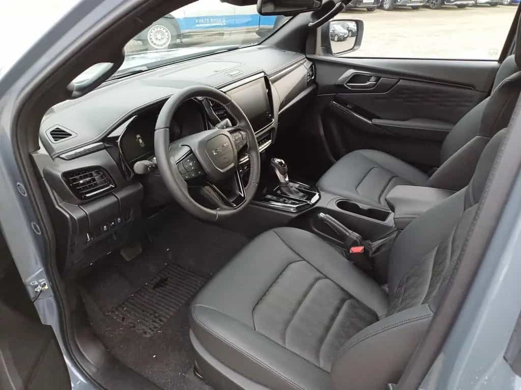 Isuzu D-Max Space Cab V-Cross A/T NEUES Modell null-photo-9