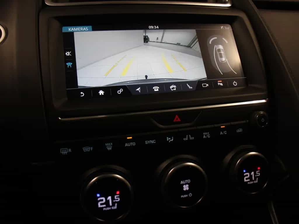 Jaguar E-Pace D180 S AWD Black Pack Winter Paket DAB 10/2018-photo-12
